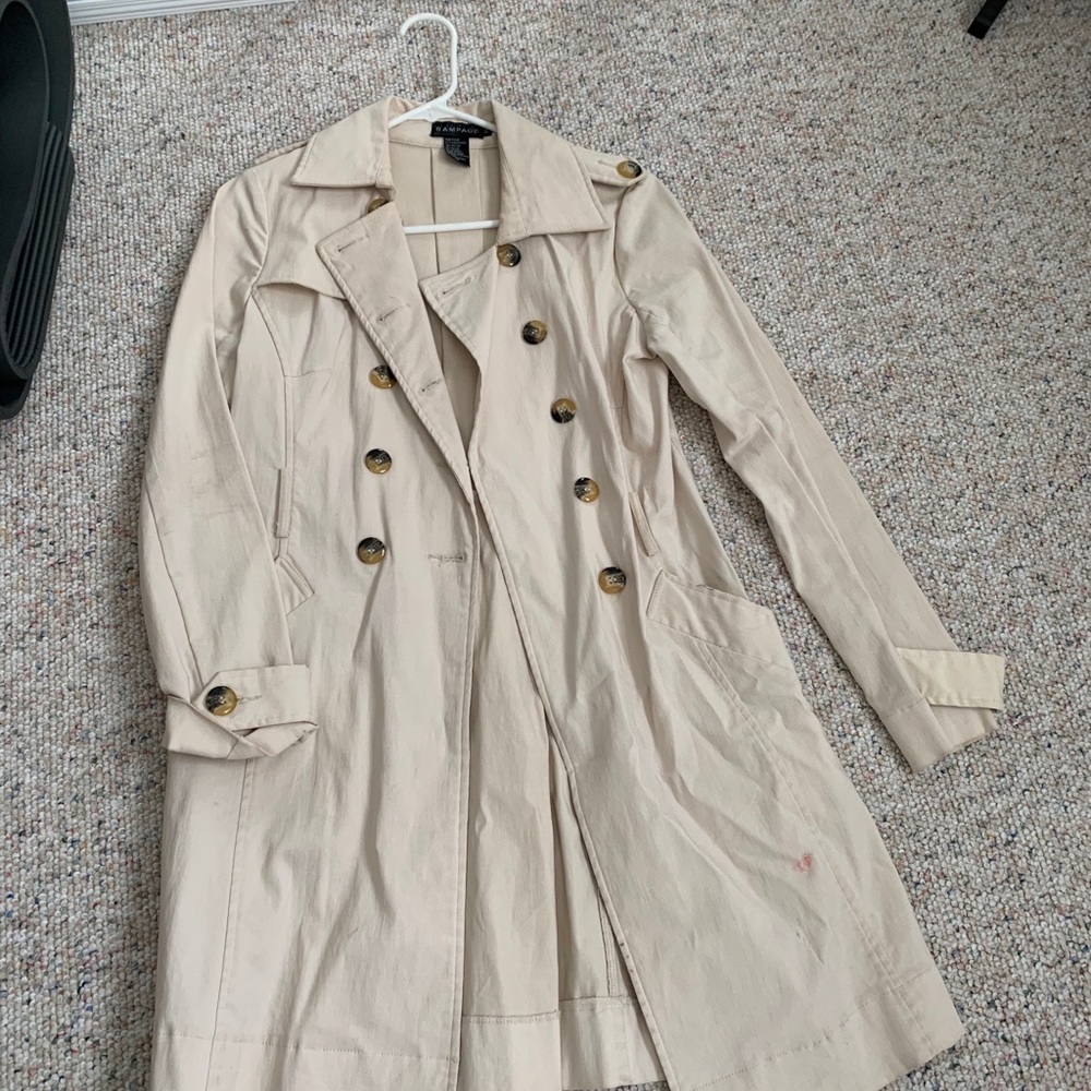 Cream/sand color small coat